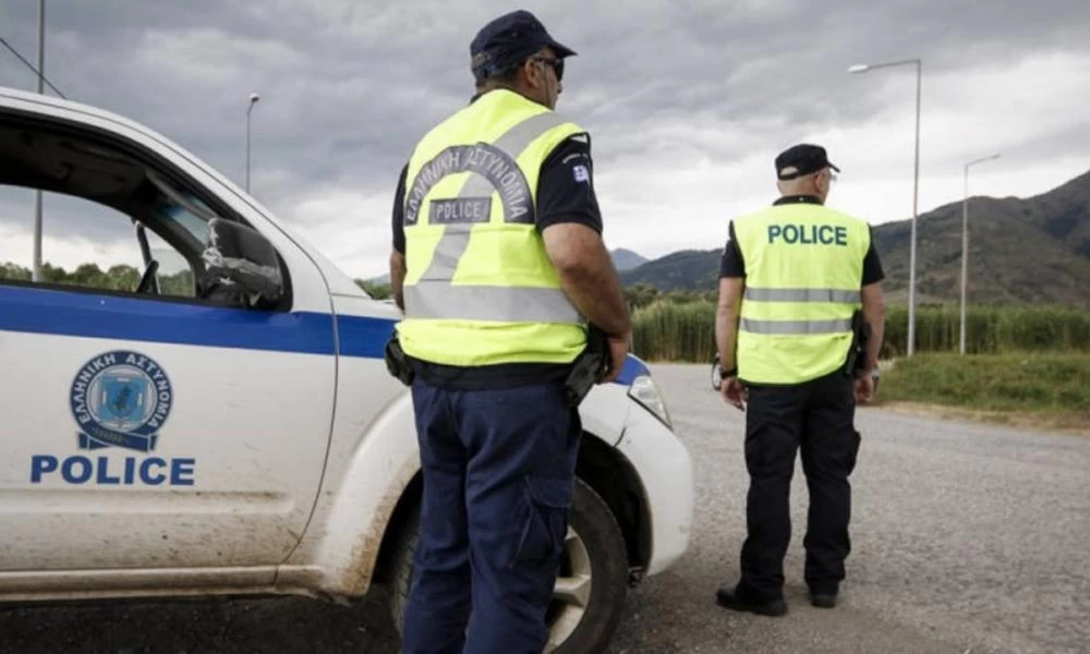 Χωρίς τραυματίες έγινε τροχαίο - Μητροπολίτης Πάφου προσέκρουσε σε περιπολικό